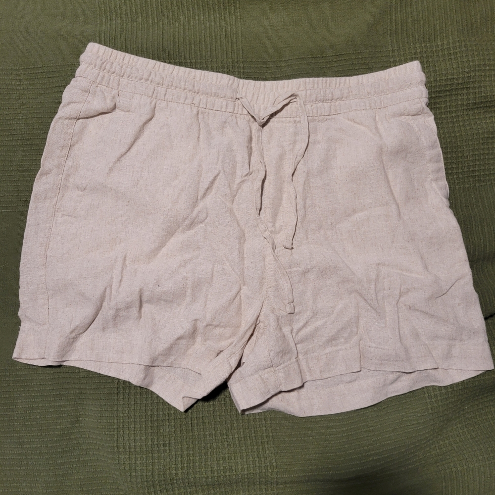 Size M Old Navy shorts